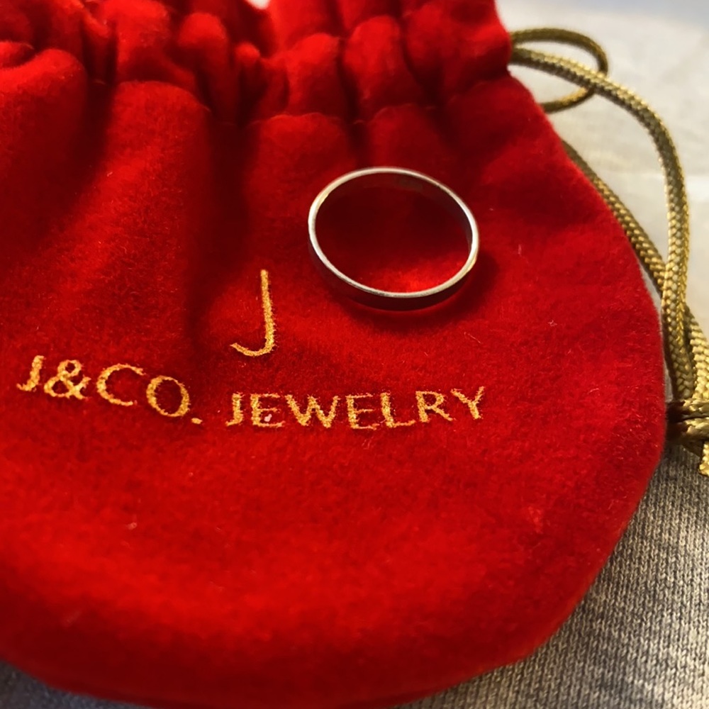 J&Co never worn classic band ring - silver, size 5